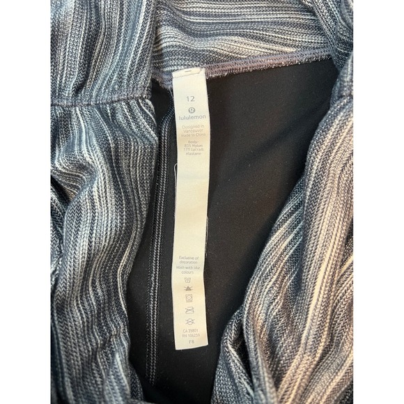 Lululemon Align Crop 21" Cross
Waist Space Dye Herringbone Heather Black Size 12 - Picture 8 of 9